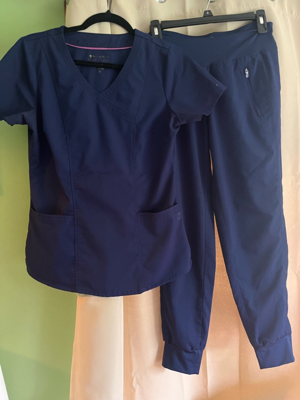 Healing Hands Purple Label Navy Scrub Set. Small Shirt. Small Petite Jogger Pant